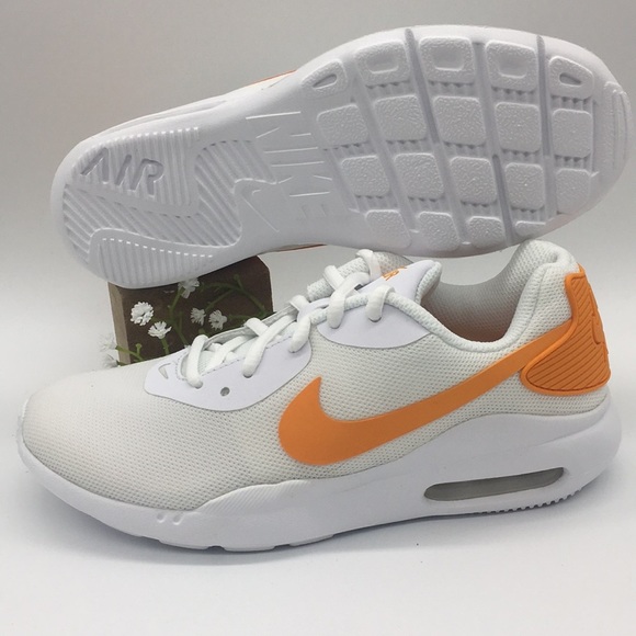WMNS NIKE AIR MAX OKETO white/orange peel - Picture 5 of 8